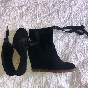 New Kate Spade Saunders Suede Booties